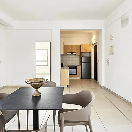 Phaedrus Living Ledras Residences 202